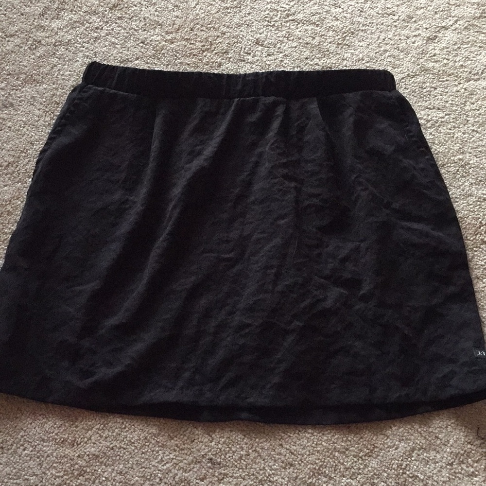 Lara black skirt